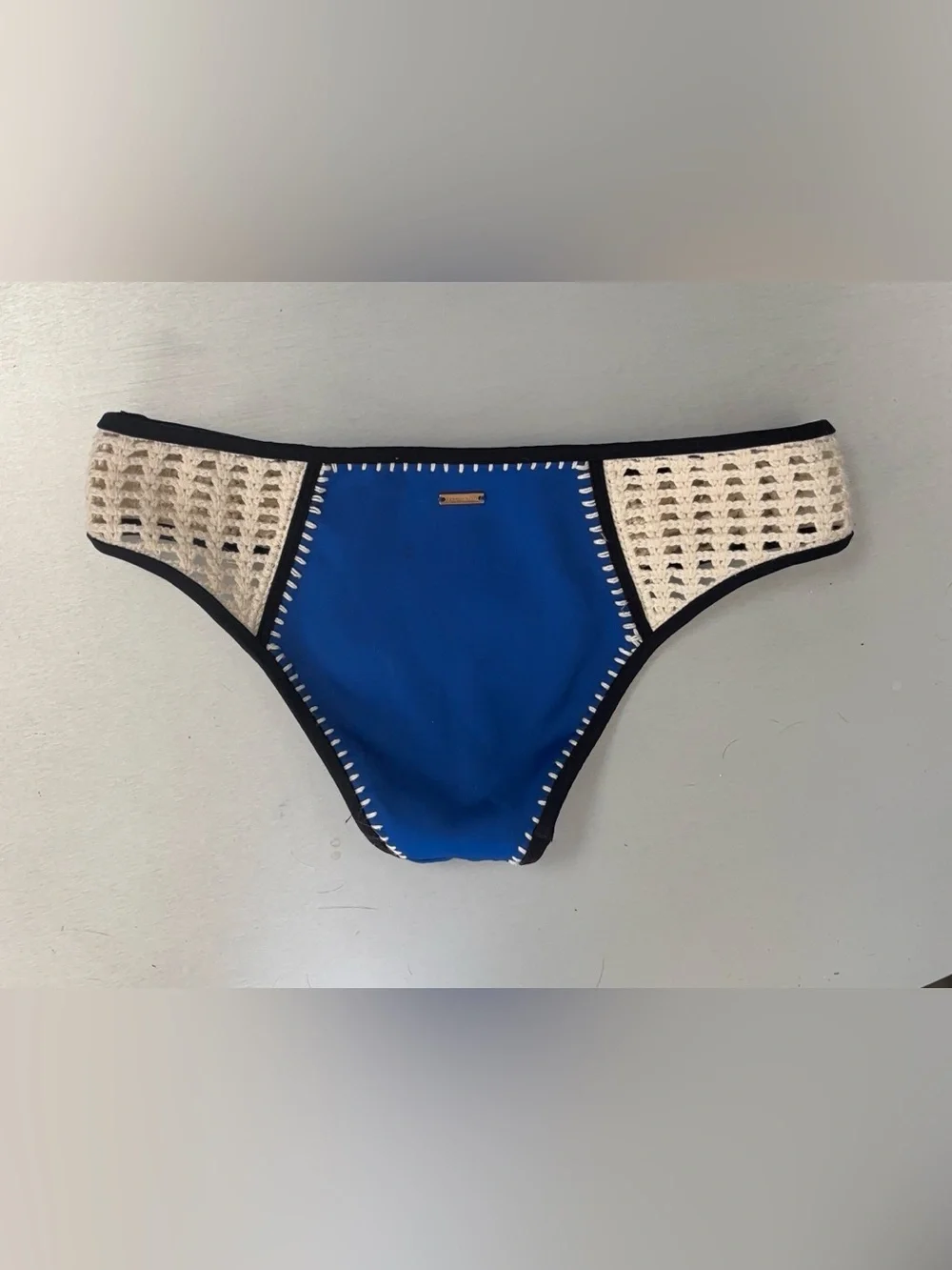 Victoria’s Secret Crochet Trim Bikini Bottoms XS